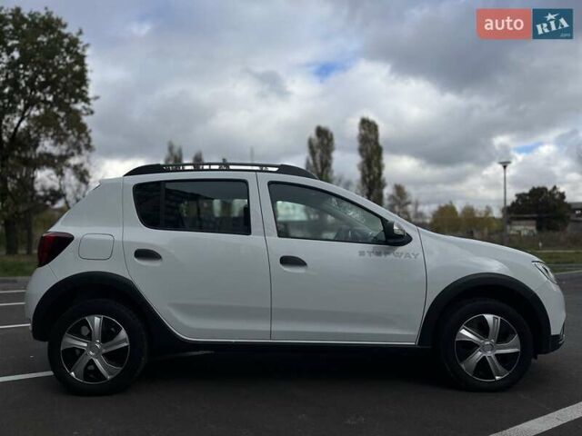Рено Сандеро 2018 у Чернігові на Automoto.ua Білий Рено Сандеро, об'ємом двигуна 1.5 л та пробігом 174 тис. км за 9950 $, фото 11 на Automoto.ua