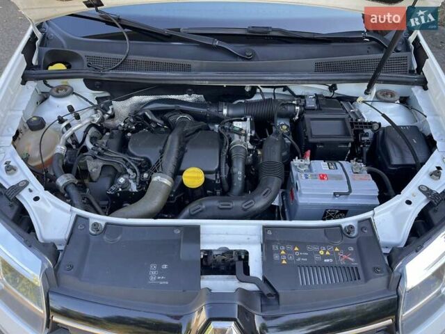 Білий Рено Сандеро, об'ємом двигуна 1.46 л та пробігом 130 тис. км за 8999 $, фото 14 на Automoto.ua