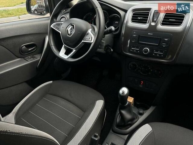 Рено Сандеро 2018 у Чернігові на Automoto.ua Білий Рено Сандеро, об'ємом двигуна 1.5 л та пробігом 174 тис. км за 9950 $, фото 6 на Automoto.ua