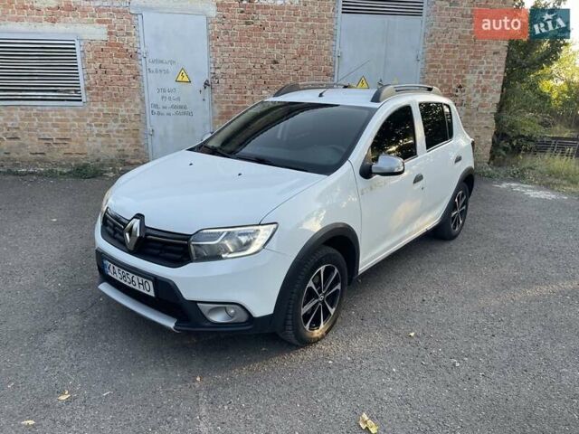 Білий Рено Сандеро, об'ємом двигуна 1.46 л та пробігом 130 тис. км за 8999 $, фото 3 на Automoto.ua