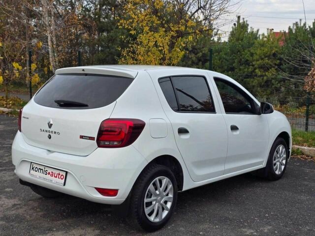 Белый Рено Сандеро, объемом двигателя 1 л и пробегом 70 тыс. км за 7499 $, фото 2 на Automoto.ua