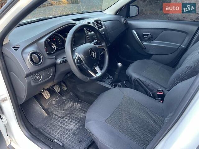 Білий Рено Сандеро, об'ємом двигуна 1.46 л та пробігом 130 тис. км за 8999 $, фото 19 на Automoto.ua