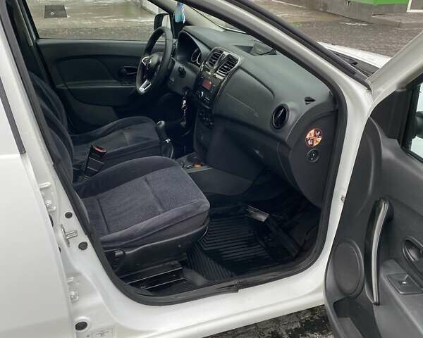 Білий Рено Сандеро, об'ємом двигуна 1.46 л та пробігом 188 тис. км за 7600 $, фото 16 на Automoto.ua