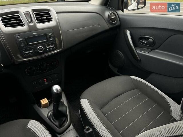 Рено Сандеро 2018 у Чернігові на Automoto.ua Білий Рено Сандеро, об'ємом двигуна 1.5 л та пробігом 174 тис. км за 9950 $, фото 8 на Automoto.ua