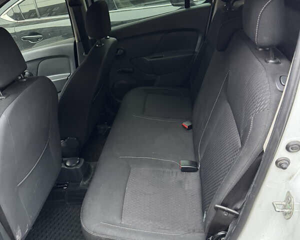 Белый Рено Сандеро, объемом двигателя 1.5 л и пробегом 227 тыс. км за 8800 $, фото 18 на Automoto.ua