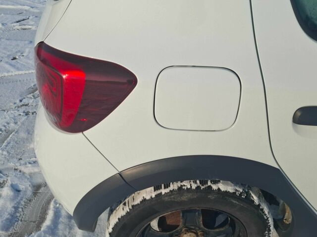 Белый Рено Сандеро, объемом двигателя 1.5 л и пробегом 132 тыс. км за 8999 $, фото 14 на Automoto.ua