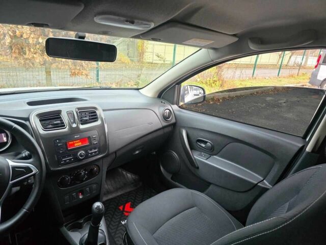 Белый Рено Сандеро, объемом двигателя 1 л и пробегом 70 тыс. км за 7499 $, фото 16 на Automoto.ua