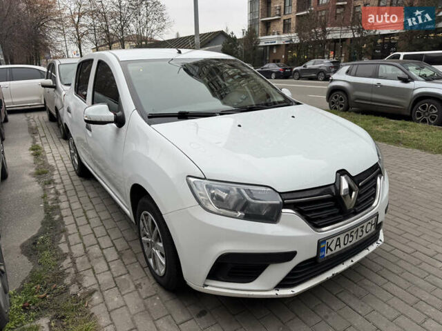 Белый Рено Сандеро, объемом двигателя 1.5 л и пробегом 227 тыс. км за 8800 $, фото 1 на Automoto.ua