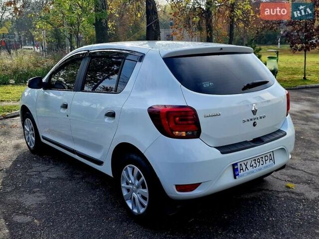 Білий Рено Сандеро, об'ємом двигуна 0.9 л та пробігом 13 тис. км за 9650 $, фото 14 на Automoto.ua
