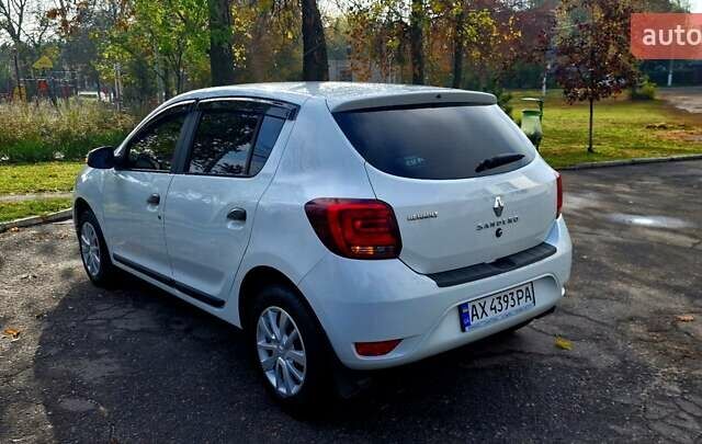 Белый Рено Сандеро, объемом двигателя 0.9 л и пробегом 13 тыс. км за 9870 $, фото 17 на Automoto.ua