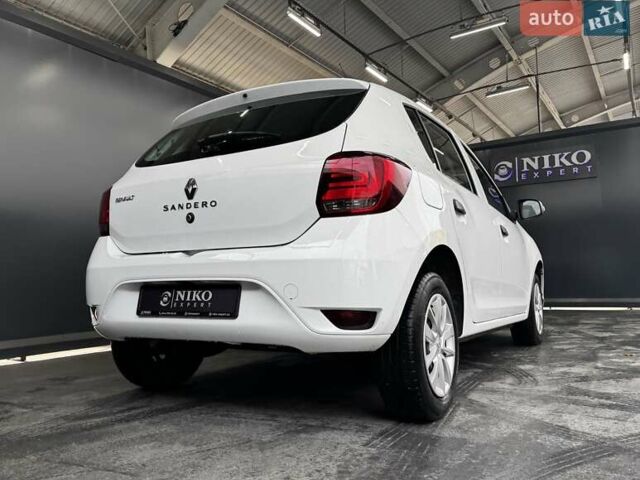 Белый Рено Сандеро, объемом двигателя 1.46 л и пробегом 76 тыс. км за 8900 $, фото 15 на Automoto.ua