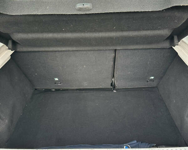 Белый Рено Сандеро, объемом двигателя 0.9 л и пробегом 102 тыс. км за 8800 $, фото 37 на Automoto.ua