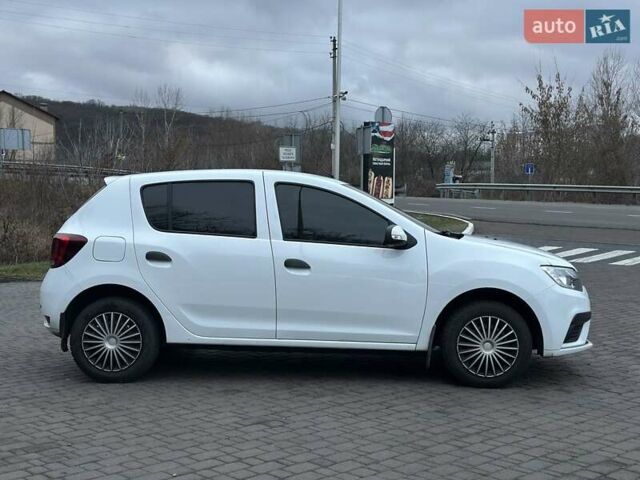 Белый Рено Сандеро, объемом двигателя 1 л и пробегом 135 тыс. км за 8000 $, фото 5 на Automoto.ua