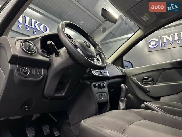 Белый Рено Сандеро, объемом двигателя 1.5 л и пробегом 73 тыс. км за 8500 $, фото 29 на Automoto.ua