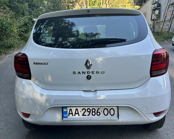 Білий Рено Сандеро, об'ємом двигуна 1.46 л та пробігом 135 тис. км за 8000 $, фото 7 на Automoto.ua