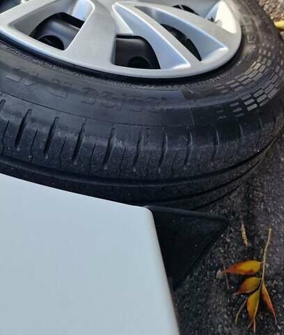 Білий Рено Сандеро, об'ємом двигуна 0.9 л та пробігом 13 тис. км за 9650 $, фото 31 на Automoto.ua