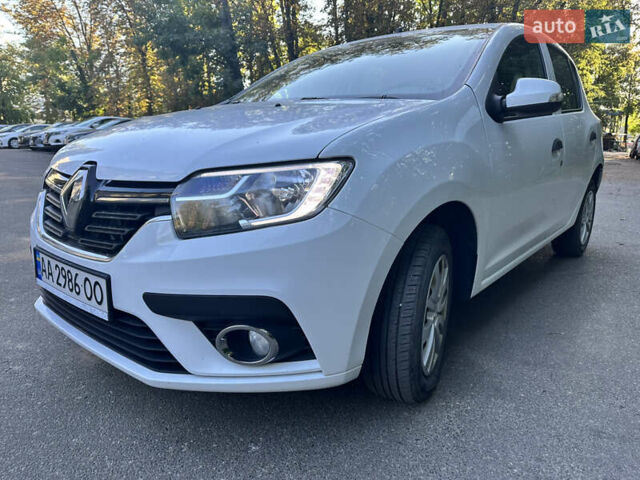 Білий Рено Сандеро, об'ємом двигуна 1.46 л та пробігом 135 тис. км за 8000 $, фото 2 на Automoto.ua
