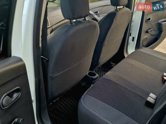 Білий Рено Сандеро, об'ємом двигуна 0.9 л та пробігом 13 тис. км за 9650 $, фото 50 на Automoto.ua