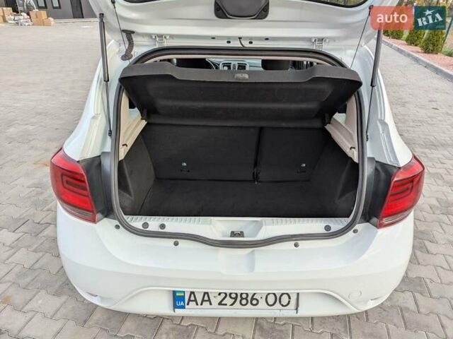 Рено Сандеро 2019 в Виннице на Automoto.ua Белый Рено Сандеро, объемом двигателя 1.46 л и пробегом 137 тыс. км за 8890 $, фото 34 на Automoto.ua