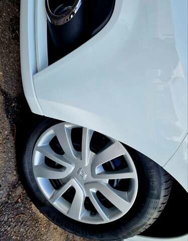 Білий Рено Сандеро, об'ємом двигуна 0.9 л та пробігом 13 тис. км за 9650 $, фото 26 на Automoto.ua