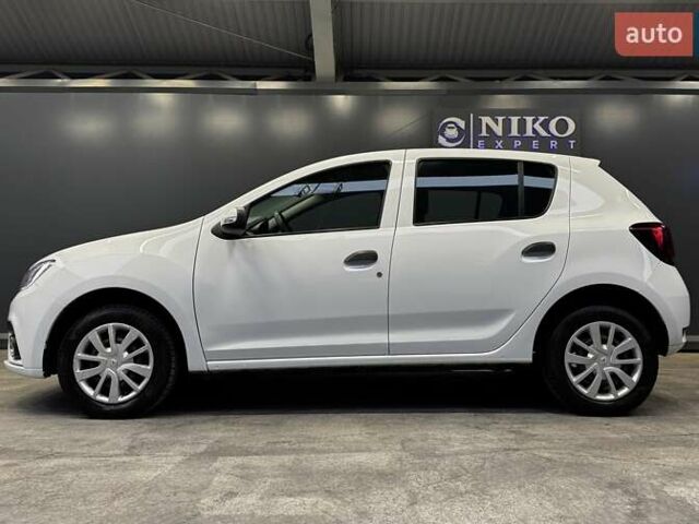 Белый Рено Сандеро, объемом двигателя 1.5 л и пробегом 73 тыс. км за 8500 $, фото 7 на Automoto.ua