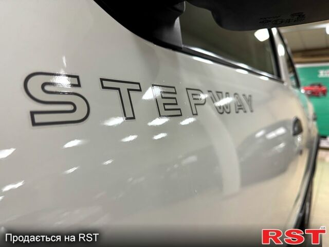 Белый Рено Сандеро, объемом двигателя 1.5 л и пробегом 136 тыс. км за 11000 $, фото 3 на Automoto.ua