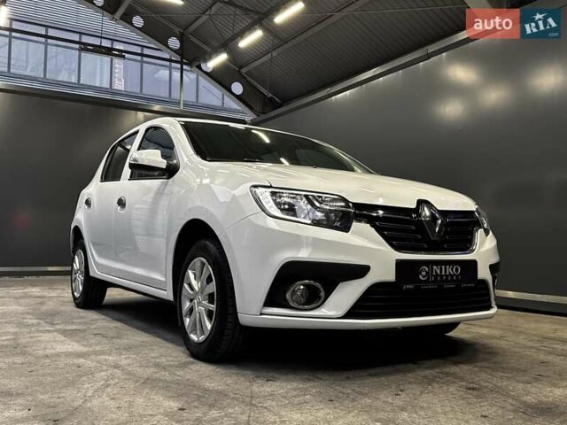 Белый Рено Сандеро, объемом двигателя 1.5 л и пробегом 73 тыс. км за 8500 $, фото 26 на Automoto.ua