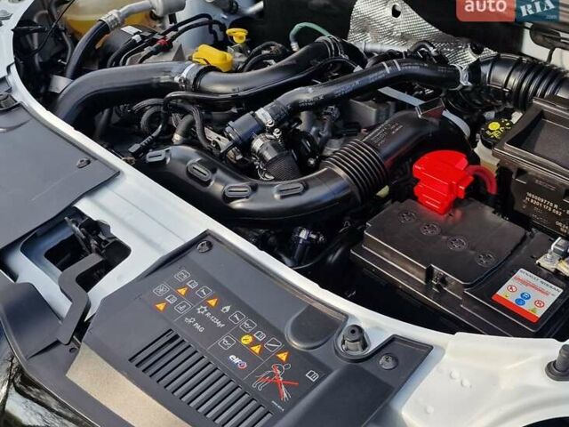 Білий Рено Сандеро, об'ємом двигуна 0.9 л та пробігом 13 тис. км за 9650 $, фото 48 на Automoto.ua