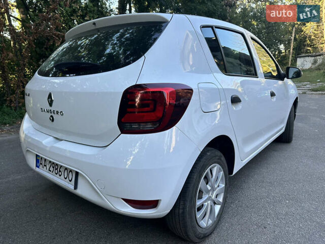 Білий Рено Сандеро, об'ємом двигуна 1.46 л та пробігом 135 тис. км за 8000 $, фото 6 на Automoto.ua