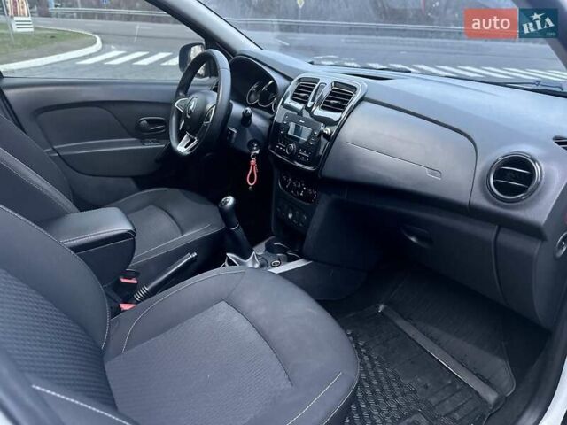 Белый Рено Сандеро, объемом двигателя 1 л и пробегом 135 тыс. км за 8000 $, фото 18 на Automoto.ua