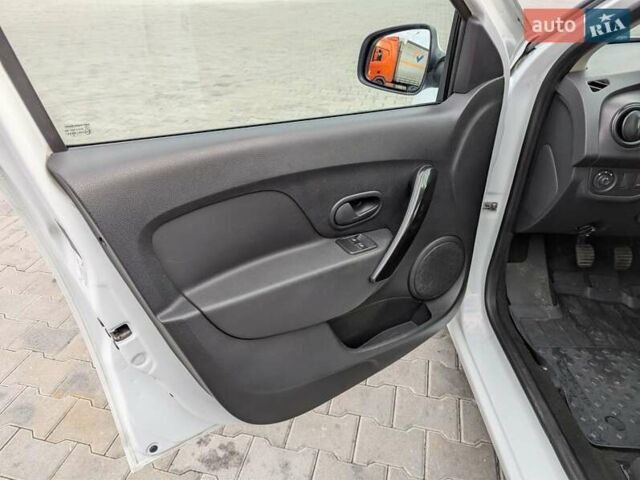 Рено Сандеро 2019 в Виннице на Automoto.ua Белый Рено Сандеро, объемом двигателя 1.46 л и пробегом 137 тыс. км за 8890 $, фото 19 на Automoto.ua