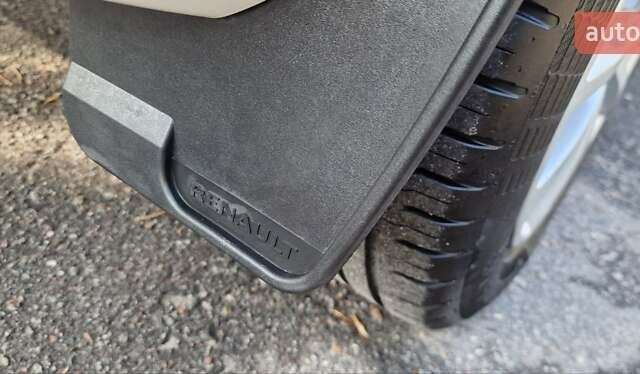 Белый Рено Сандеро, объемом двигателя 0.9 л и пробегом 13 тыс. км за 9870 $, фото 23 на Automoto.ua