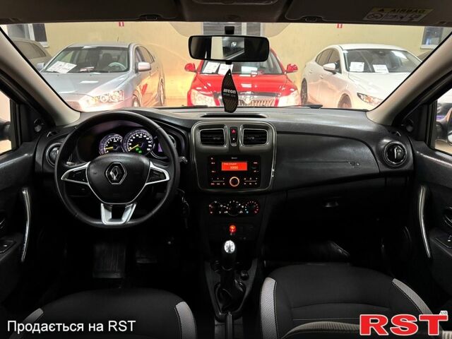 Белый Рено Сандеро, объемом двигателя 1.5 л и пробегом 136 тыс. км за 11000 $, фото 11 на Automoto.ua
