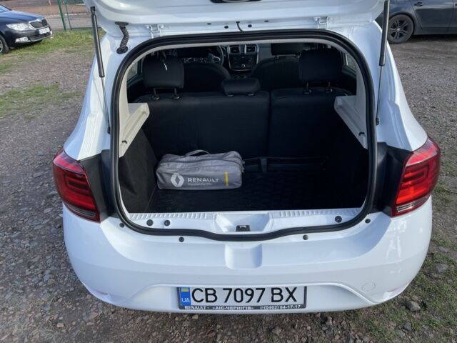 Білий Рено Сандеро, об'ємом двигуна 1 л та пробігом 31 тис. км за 8900 $, фото 14 на Automoto.ua
