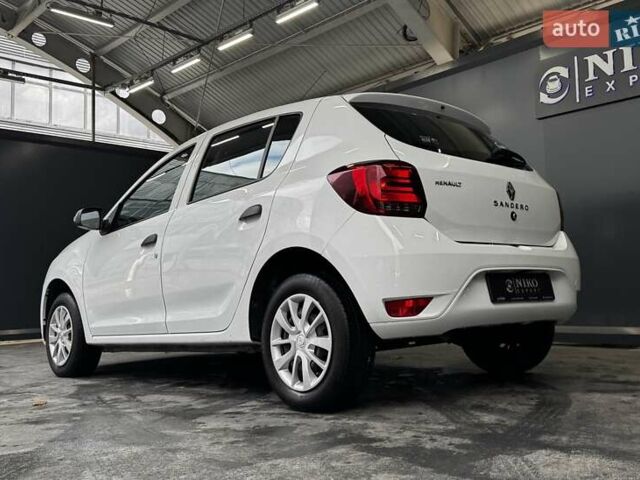 Белый Рено Сандеро, объемом двигателя 1.46 л и пробегом 76 тыс. км за 8900 $, фото 11 на Automoto.ua