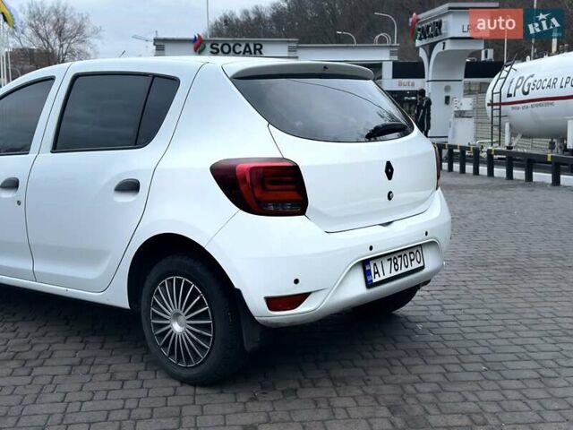 Белый Рено Сандеро, объемом двигателя 1 л и пробегом 135 тыс. км за 8000 $, фото 8 на Automoto.ua