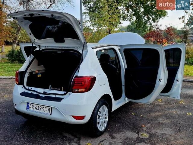 Білий Рено Сандеро, об'ємом двигуна 0.9 л та пробігом 13 тис. км за 9650 $, фото 38 на Automoto.ua