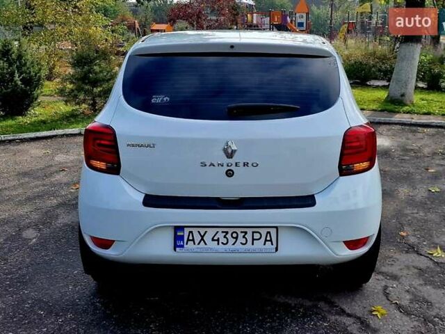 Белый Рено Сандеро, объемом двигателя 0.9 л и пробегом 13 тыс. км за 9870 $, фото 14 на Automoto.ua