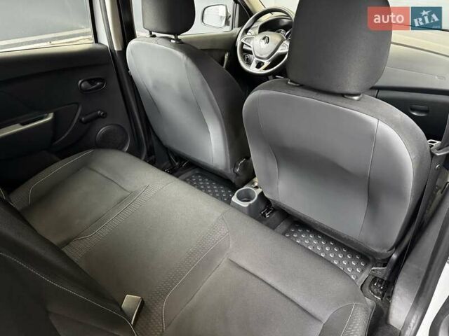 Белый Рено Сандеро, объемом двигателя 1.46 л и пробегом 76 тыс. км за 8900 $, фото 33 на Automoto.ua