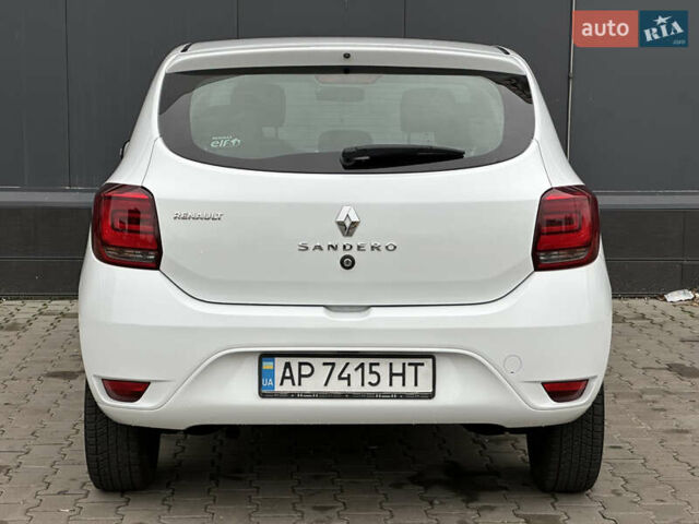Белый Рено Сандеро, объемом двигателя 1.5 л и пробегом 118 тыс. км за 8900 $, фото 3 на Automoto.ua
