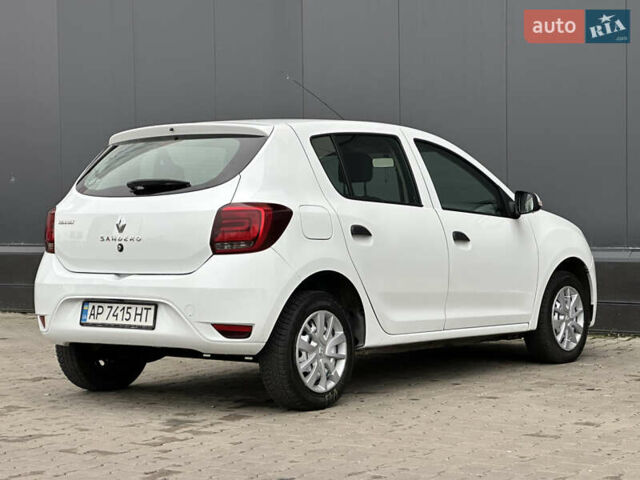 Белый Рено Сандеро, объемом двигателя 1.5 л и пробегом 118 тыс. км за 8900 $, фото 2 на Automoto.ua