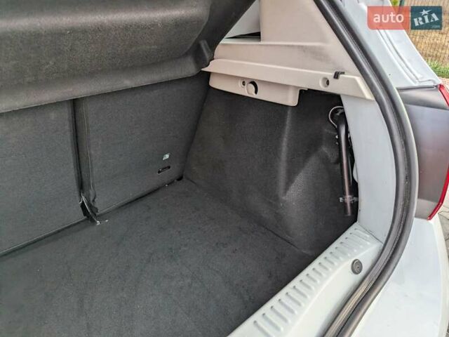 Рено Сандеро 2019 в Виннице на Automoto.ua Белый Рено Сандеро, объемом двигателя 1.46 л и пробегом 137 тыс. км за 8890 $, фото 32 на Automoto.ua