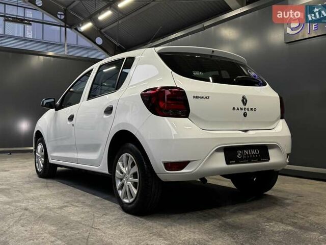 Белый Рено Сандеро, объемом двигателя 1.5 л и пробегом 73 тыс. км за 8500 $, фото 12 на Automoto.ua