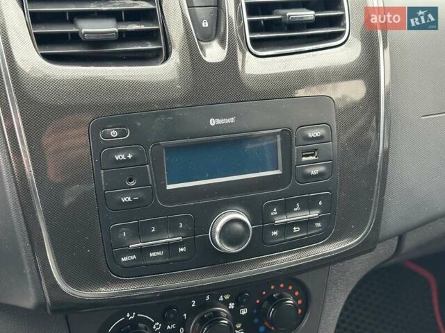 Белый Рено Сандеро, объемом двигателя 1 л и пробегом 168 тыс. км за 6290 $, фото 16 на Automoto.ua