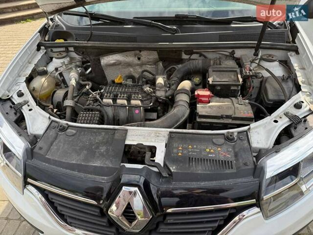 Белый Рено Сандеро, объемом двигателя 1 л и пробегом 60 тыс. км за 8200 $, фото 16 на Automoto.ua