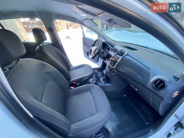 Белый Рено Сандеро, объемом двигателя 1 л и пробегом 51 тыс. км за 8800 $, фото 10 на Automoto.ua