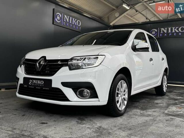 Белый Рено Сандеро, объемом двигателя 1.46 л и пробегом 76 тыс. км за 8900 $, фото 3 на Automoto.ua