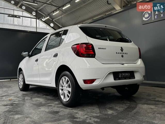 Белый Рено Сандеро, объемом двигателя 1.46 л и пробегом 76 тыс. км за 8900 $, фото 12 на Automoto.ua