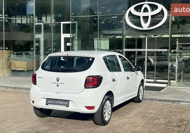Білий Рено Сандеро, об'ємом двигуна 1.46 л та пробігом 80 тис. км за 8339 $, фото 16 на Automoto.ua