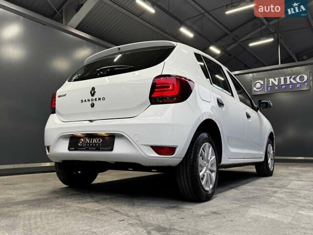 Белый Рено Сандеро, объемом двигателя 1.5 л и пробегом 73 тыс. км за 8500 $, фото 15 на Automoto.ua